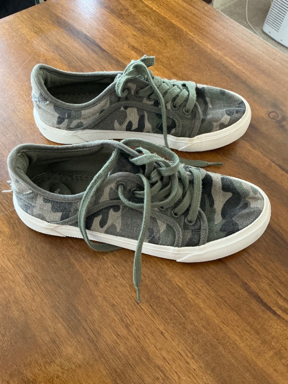 Rocket Dog, Camo sneakers, Size 7.5